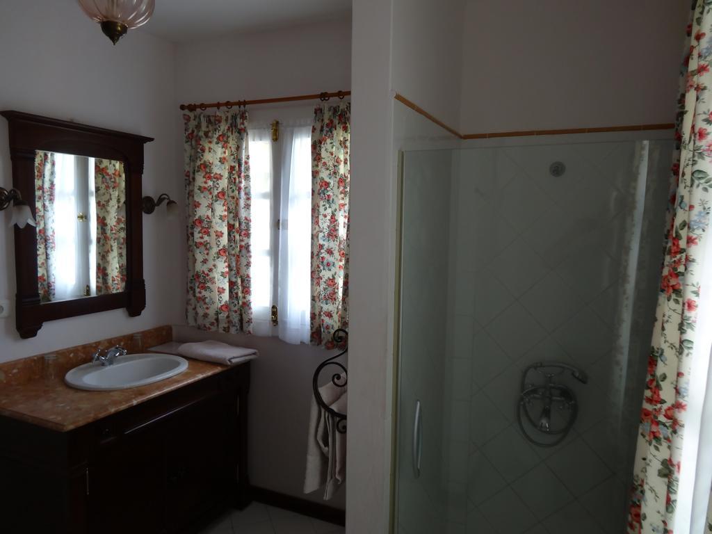 Bed And Breakfast Maison Papaye La Gaulette Room photo