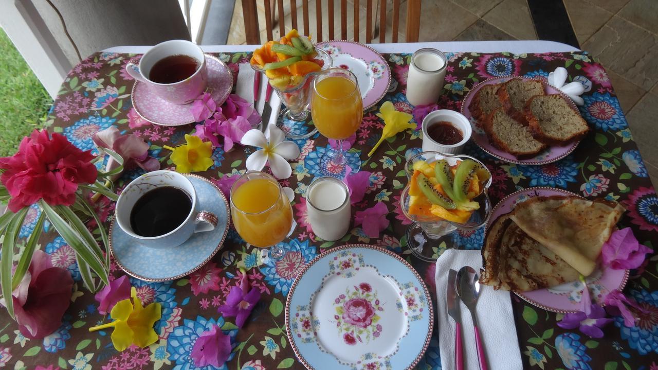 Bed And Breakfast Maison Papaye La Gaulette Exterior photo